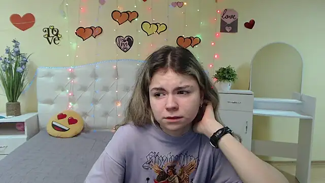 TinaRedly online show from 02.16.25