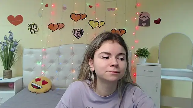 TinaRedly online show from 02.17.25