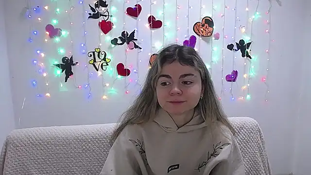 TinaRedly online show from 02.20.25