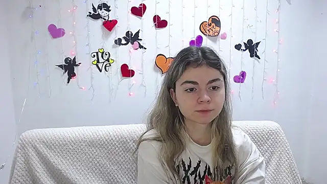 TinaRedly online show from 02.21.25