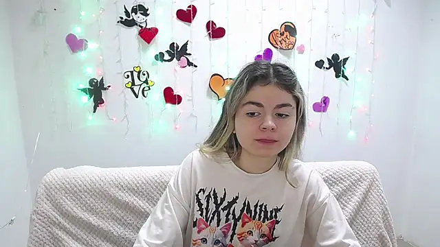 TinaRedly online show from 02.23.25