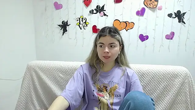 TinaRedly online show from 02.23.25