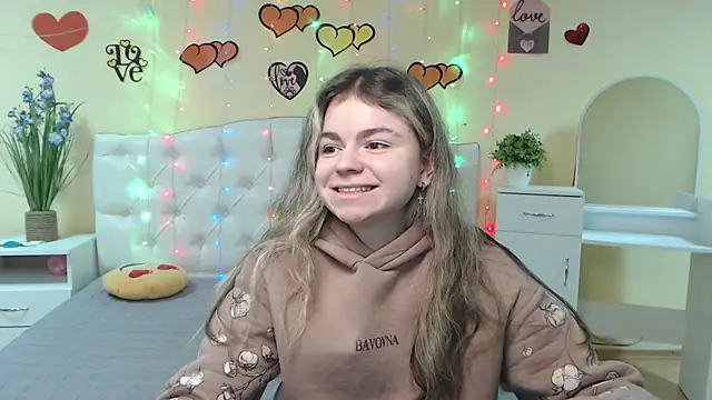 TinaRedly online show from 02.24.25