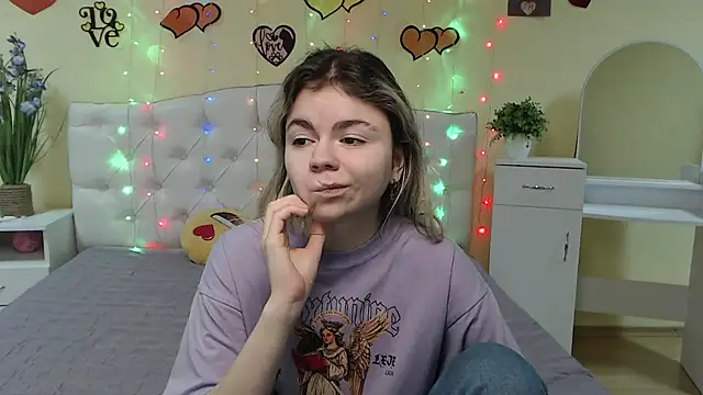 TinaRedly online show from 03.04.25