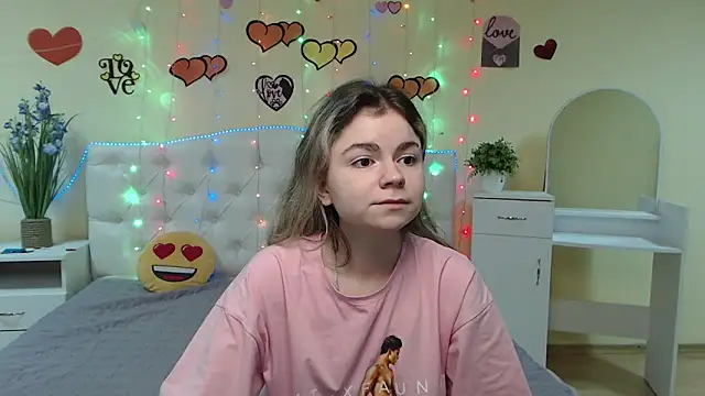 TinaRedly online show from 03.06.25