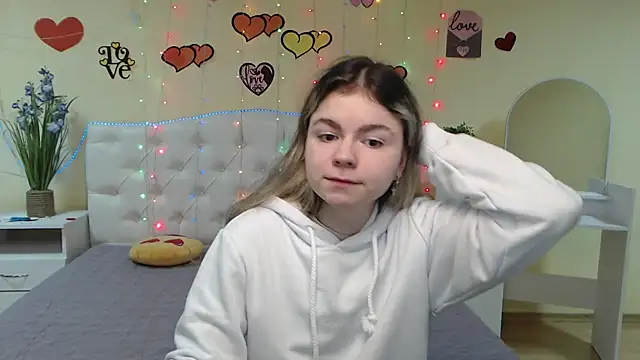 TinaRedly online show from 03.12.25