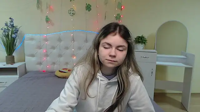 TinaRedly online show from 03.22.25