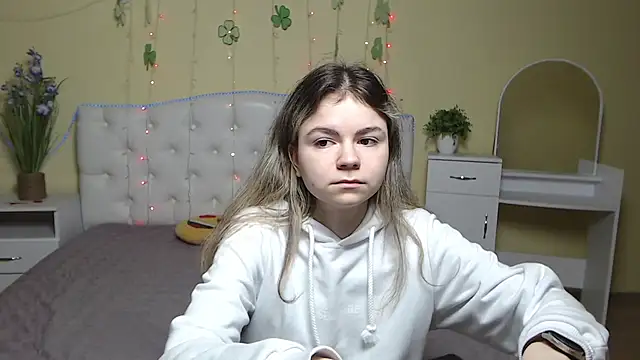 TinaRedly online show from 03.22.25