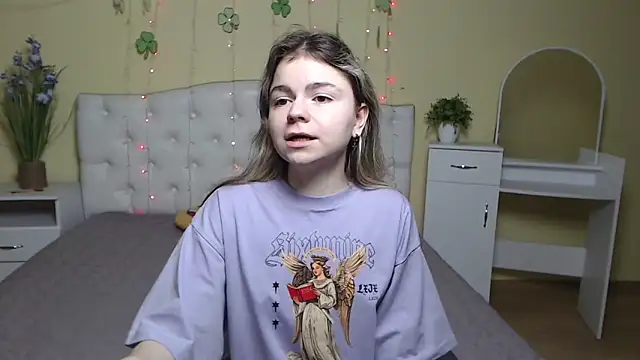 TinaRedly online show from 03.23.25