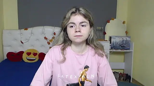 TinaRedly online show from 11.22.25