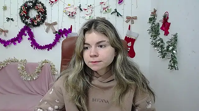 TinaRedly online show from 12.22.25