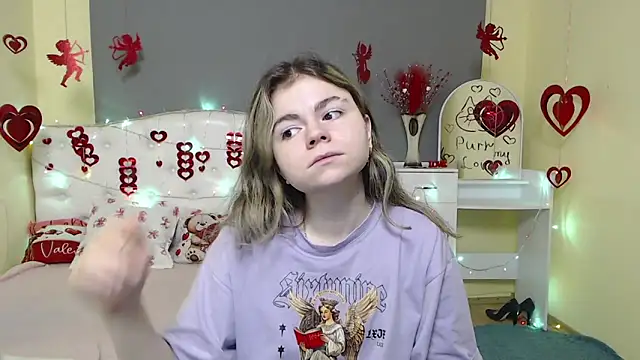 TinaRedly online show from 02.17.26