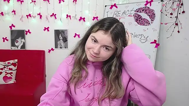 TinaRedly online show from 03.05.26