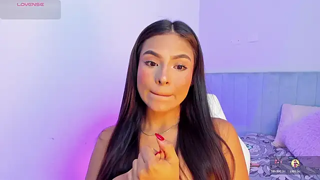 Snapshot of amira_cute2 chatting on 10.30.25 amira cute2 online show from 10.30.25