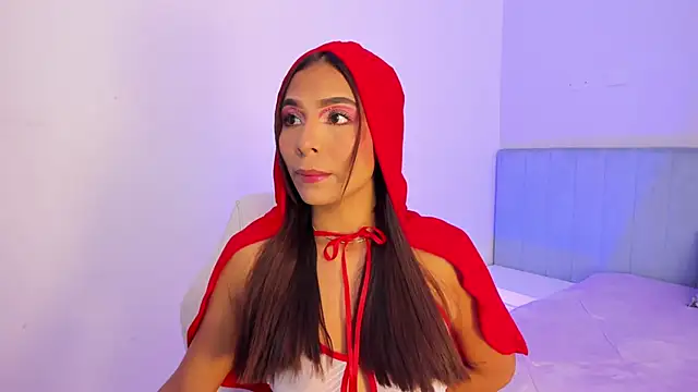 Snapshot of amira_cute2 chatting on 10.31.25 amira cute2 online show from 10.31.25