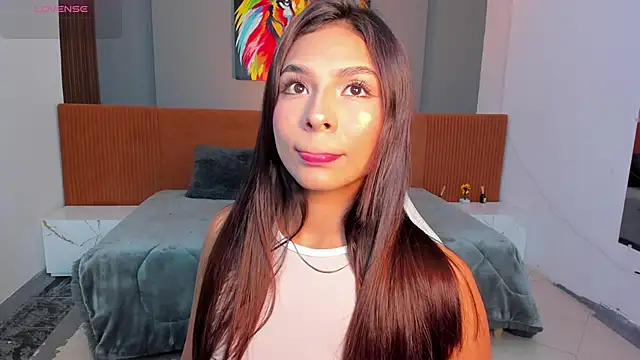 Snapshot of amira_cute2 chatting on 11.16.25 amira cute2 online show from 11.16.25