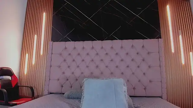 AinaPink online show from 09.18.25