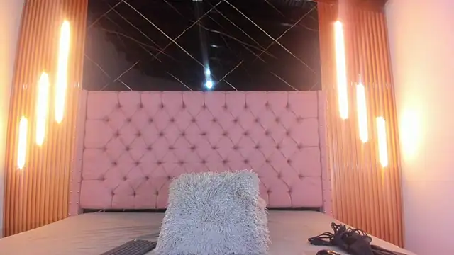 AinaPink online show from 02.18.26