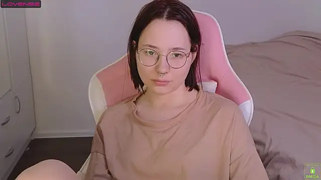 Snapshot of Airyhill chatting on 11.19.25 Airyhill online show from 11.19.25