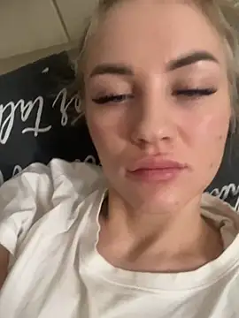 DreamGirl-777 online show from 01.19.25