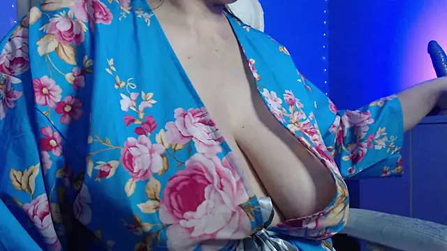 Snapshot of missdaniels chatting on 01.04.25 missdaniels online show from 01.04.25