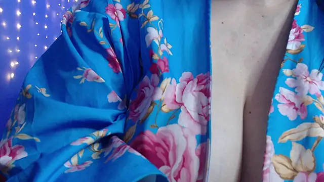 Snapshot of missdaniels chatting on 01.12.25 missdaniels online show from 01.12.25