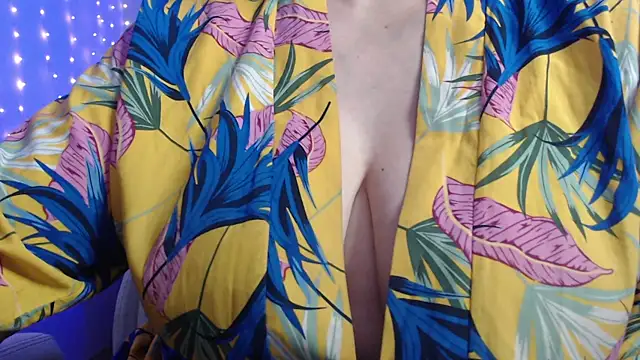 Snapshot of missdaniels chatting on 01.22.25 missdaniels online show from 01.22.25