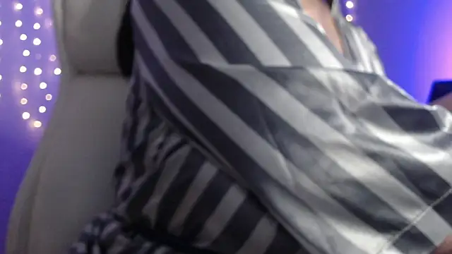 Snapshot of missdaniels chatting on 01.31.25 missdaniels online show from 01.31.25