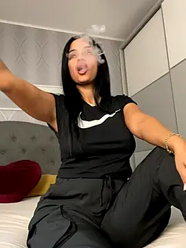  adelle online show from 09.17.25