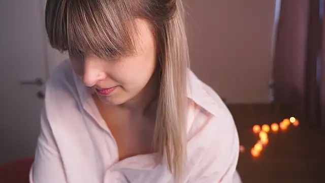 Snapshot of hereandnows_ chatting on 12.15.24 hereandnows online show from 12.15.24