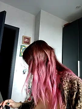 Snapshot of BlueXOwl chatting on 10.11.25 BlueXOwl online show from 10.11.25