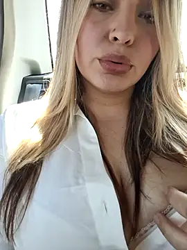 Snapshot of Valentina_St chatting on 02.01.25 Valentina St online show from 02.01.25