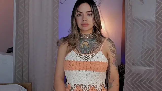 Snapshot of yandracelisofficial chatting on 12.22.24 yandracelisofficial online show from 12.22.24