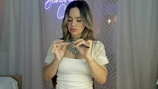 Snapshot of yandracelisofficial chatting on 02.12.25 yandracelisofficial online show from 02.12.25