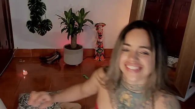 Snapshot of yandracelisofficial chatting on 03.03.25 yandracelisofficial online show from 03.03.25