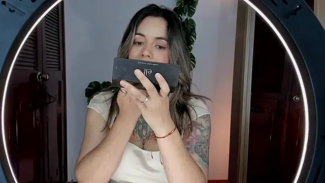 Snapshot of yandracelisofficial chatting on 03.06.25 yandracelisofficial online show from 03.06.25