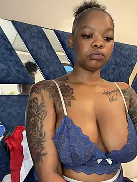 SexxyLunar online show from 04.15.26