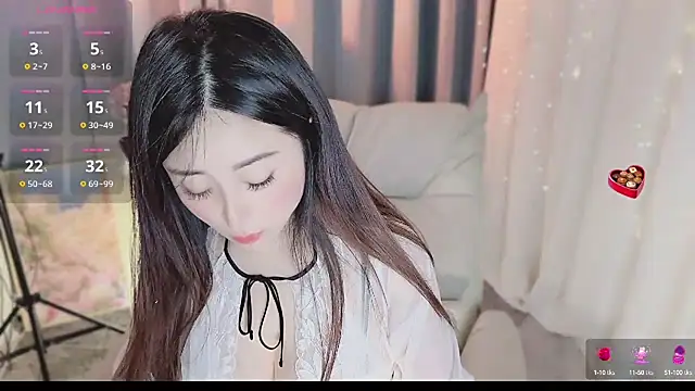 Snapshot of Liiniie-Lovers chatting on 02.23.25 Liiniie-Lovers online show from 02.23.25