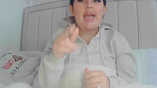 magical mia online show from 11.18.25