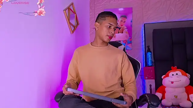 Snapshot of dilan_alfonzo chatting on 03.11.26 dilan alfonzo online show from 03.11.26