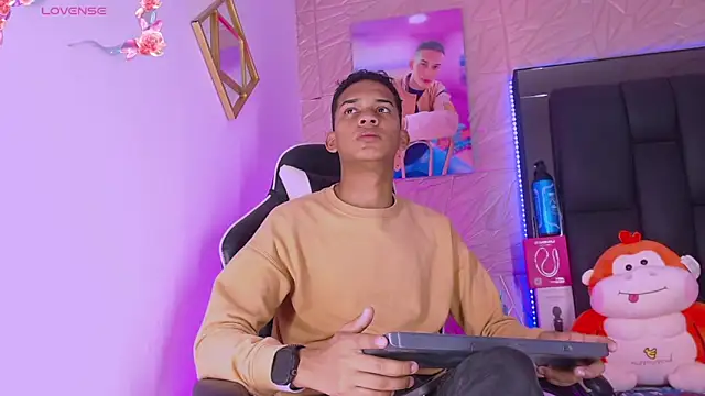 Snapshot of dilan_alfonzo chatting on 03.17.26 dilan alfonzo online show from 03.17.26