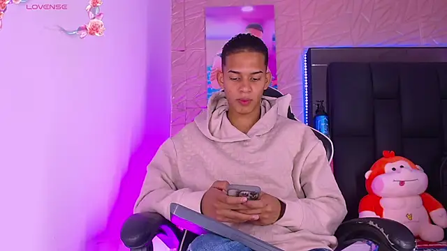 Snapshot of dilan_alfonzo chatting on 03.28.26 dilan alfonzo online show from 03.28.26