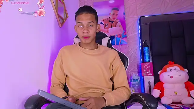 Snapshot of dilan_alfonzo chatting on 03.29.26 dilan alfonzo online show from 03.29.26