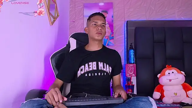 Snapshot of dilan_alfonzo chatting on 04.05.26 dilan alfonzo online show from 04.05.26