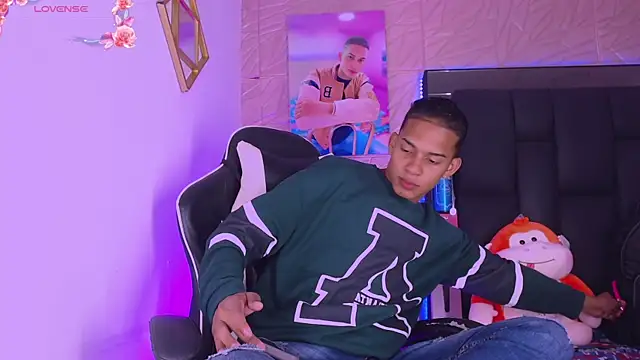 Snapshot of dilan_alfonzo chatting on 04.12.26 dilan alfonzo online show from 04.12.26