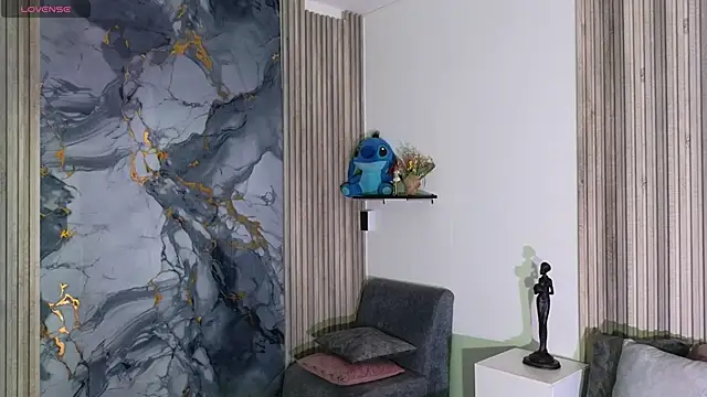 Snapshot of LissaWiild chatting on 09.17.25 LissaWiild online show from 09.17.25