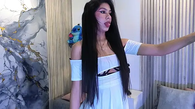 Snapshot of LissaWiild chatting on 09.23.25 LissaWiild online show from 09.23.25