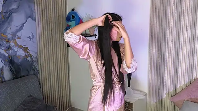 Snapshot of LissaWiild chatting on 10.27.25 LissaWiild online show from 10.27.25