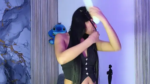 Snapshot of LissaWiild chatting on 11.14.25 LissaWiild online show from 11.14.25