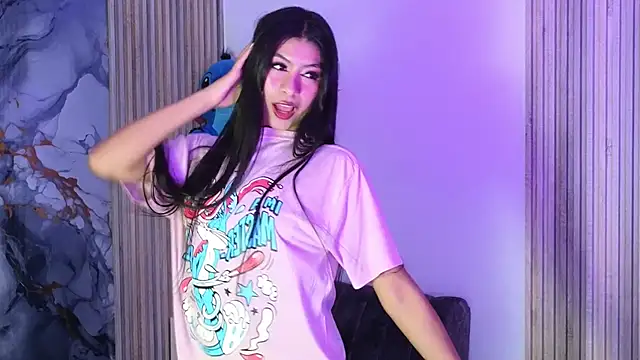 Snapshot of LissaWiild chatting on 12.15.25 LissaWiild online show from 12.15.25